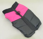 BODYWARMER MET ROZE STREEP VOOR DE HOND - M ( rug lengte 31 cm, borst omvang 40 cm, nek omvang 36 cm )